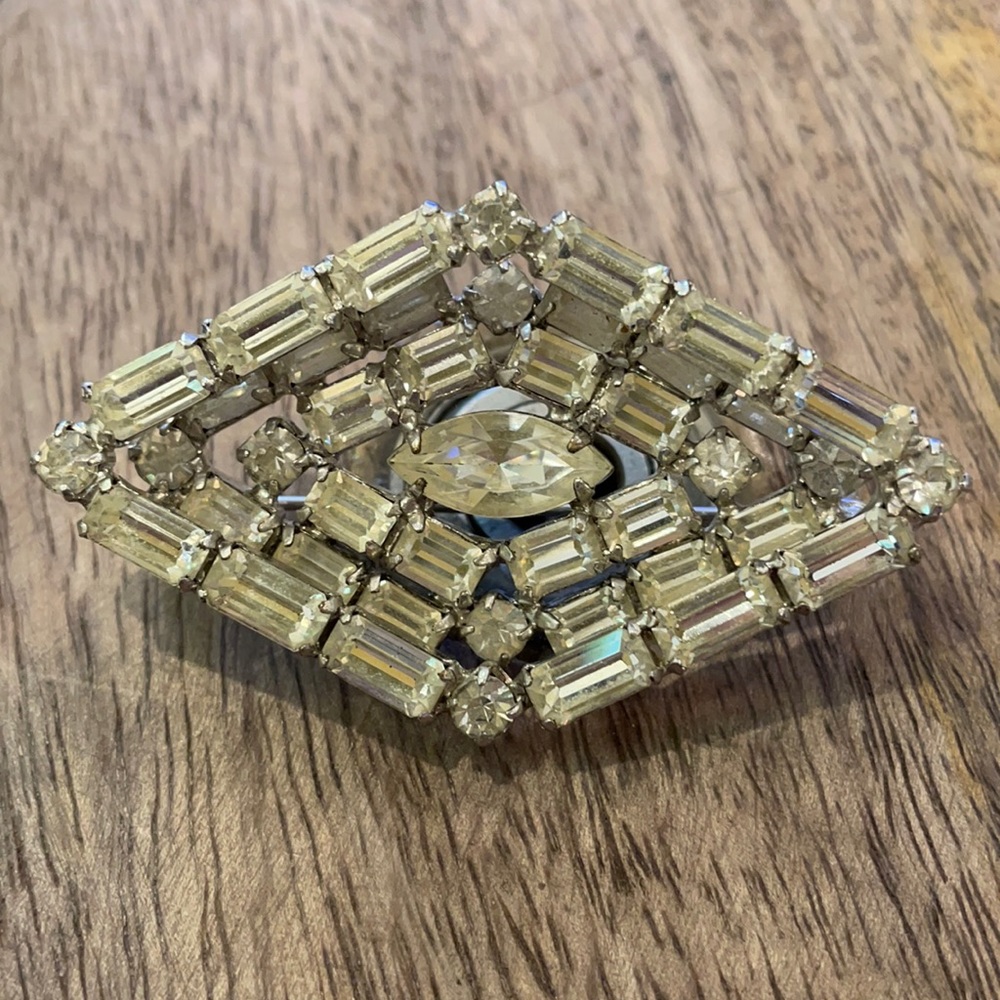 Weiss vintage brooch